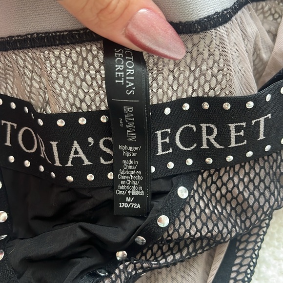 VS x Balmain bra and panty set - Picture 4 of 6